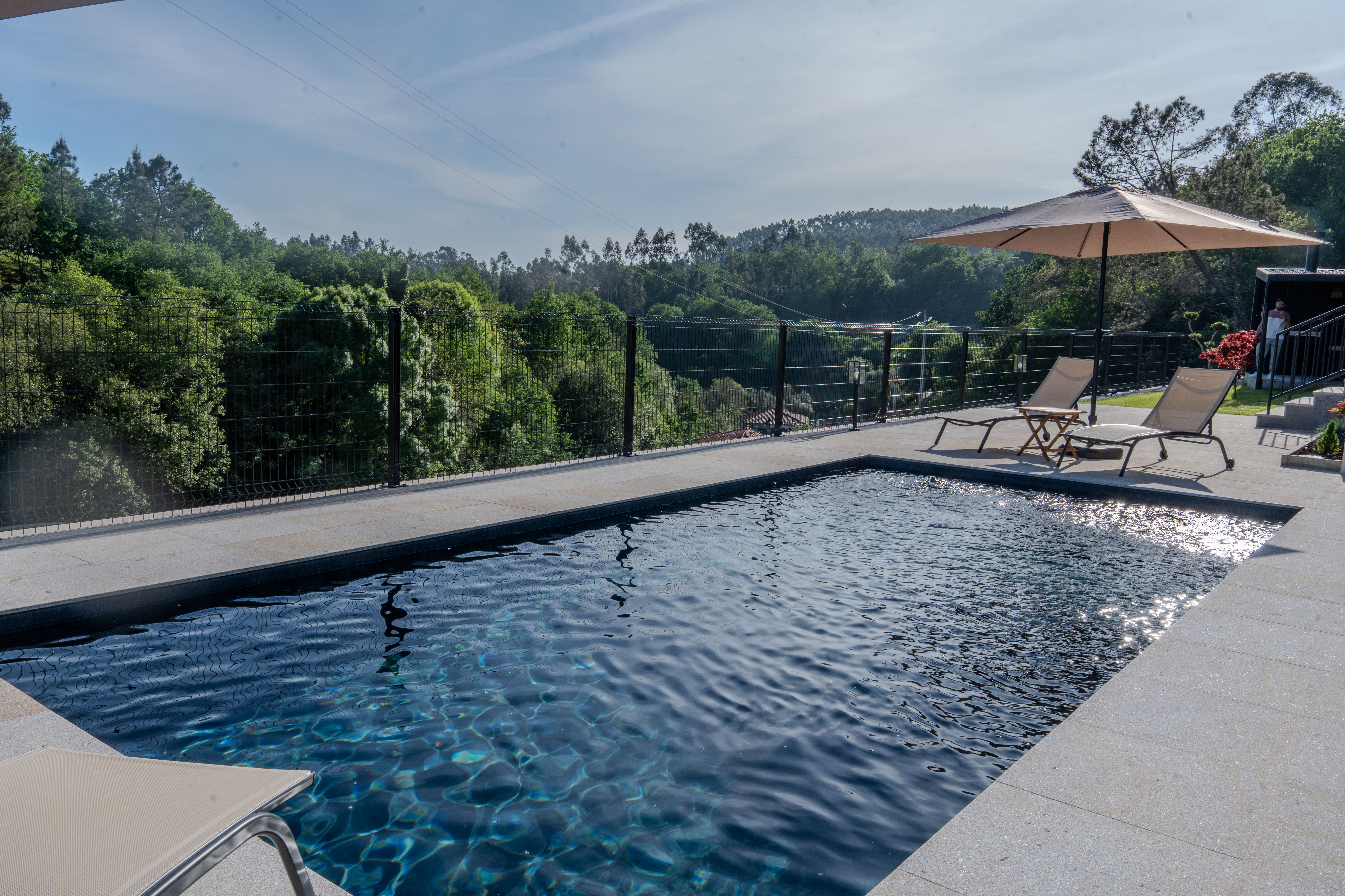 Piscina com vista para o vale